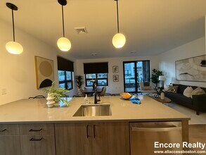 199 Gardner St in Boston, MA - Foto de edificio - Building Photo