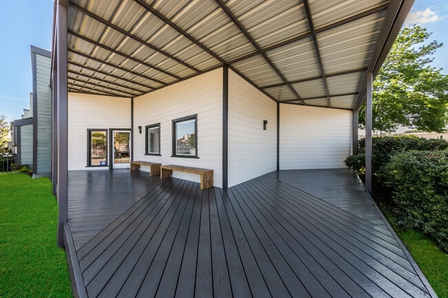 Carina Apartments in San Antonio, TX - Foto de edificio - Building Photo