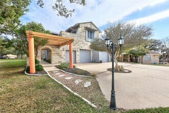 18500 Lakehead Cir in Lago Vista, TX - Building Photo - Building Photo