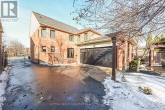 118 Westchester Rd in Oakville, ON - Building Photo - Building Photo