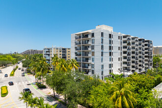 Key Ambassador Condominiums in Key Biscayne, FL - Building Photo - Building Photo