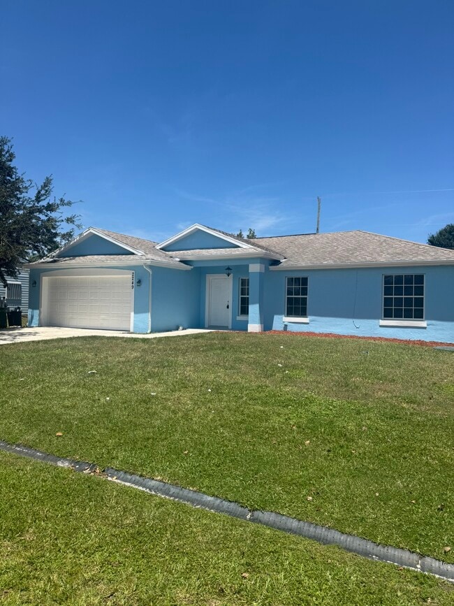 2249 SE Friendship St in Port St. Lucie, FL - Building Photo - Building Photo