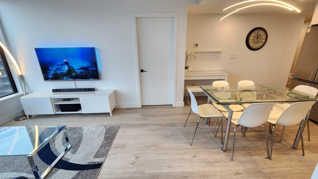 1471 St. Paul St in Kelowna, BC - Building Photo - Building Photo