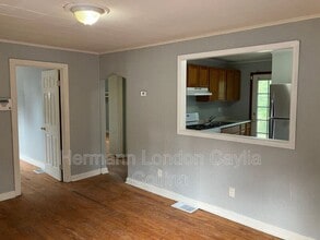 815 Walters Dr in Ferguson, MO - Building Photo - Building Photo