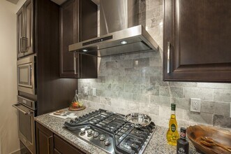 408 S Gessner Rd in Houston, TX - Building Photo - Building Photo