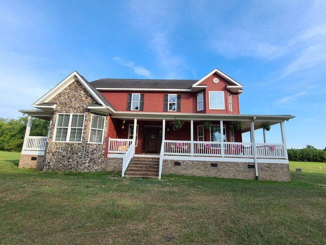 property at 195 Tennis Ranch Rd