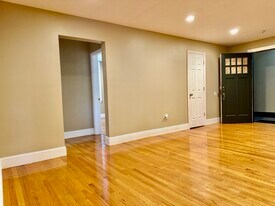 76 Egmont St in Brookline, MA - Building Photo