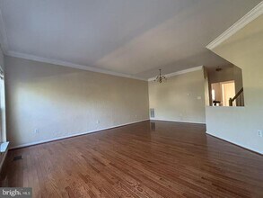 6635 Creek Point Way in Alexandria, VA - Building Photo - Building Photo