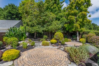 940 Sequoia Ave in Millbrae, CA - Foto de edificio - Building Photo