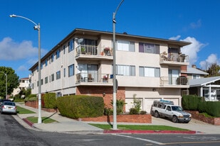 900 W 14th St in San Pedro, CA - Building Photo