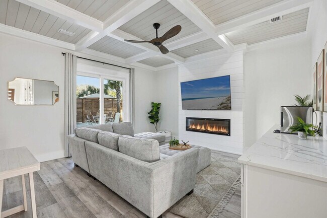 14300 Millcole Ave in Panama City Beach, FL - Building Photo - Building Photo