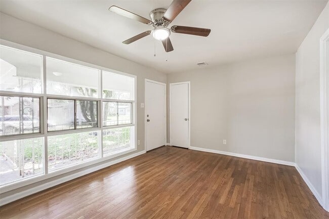 1306 Glencrest Dr in Pasadena, TX - Building Photo - Building Photo