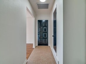 308 S Grove Rd in Richardson, TX - Foto de edificio - Building Photo