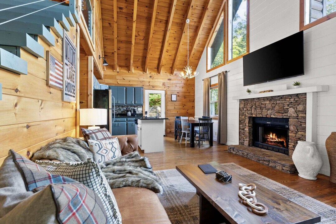 22 Green Mountain Ct in Blue Ridge, GA - Foto de edificio