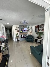 9028 NW 114th Terrace in Hialeah, FL - Building Photo - Building Photo