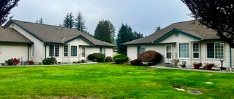 Woodland Village in Chehalis, WA - Building Photo