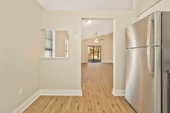 9785 Piney Point Cir in Orlando, FL - Foto de edificio - Building Photo