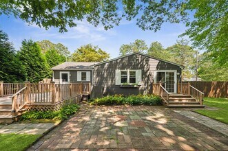 4 East End Ave in East Quogue, NY - Building Photo - Building Photo