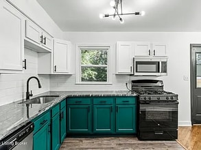 1119 Ireland Dr in Louisville, KY - Building Photo - Building Photo