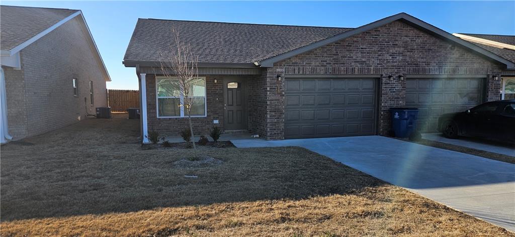 525 NW 68th Ave in Bentonville, AR - Building Photo