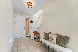 16280 Oakview Dr in Westlake, FL - Foto de edificio - Building Photo