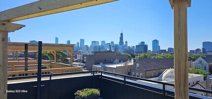 1419 W Chicago Ave in Chicago, IL - Building Photo - Building Photo