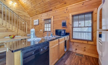 103 James Pass Wy in Sevierville, TN - Building Photo - Building Photo