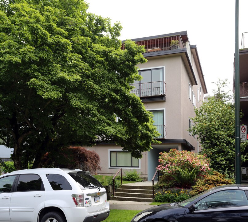 2274 York Ave in Vancouver, BC - Building Photo