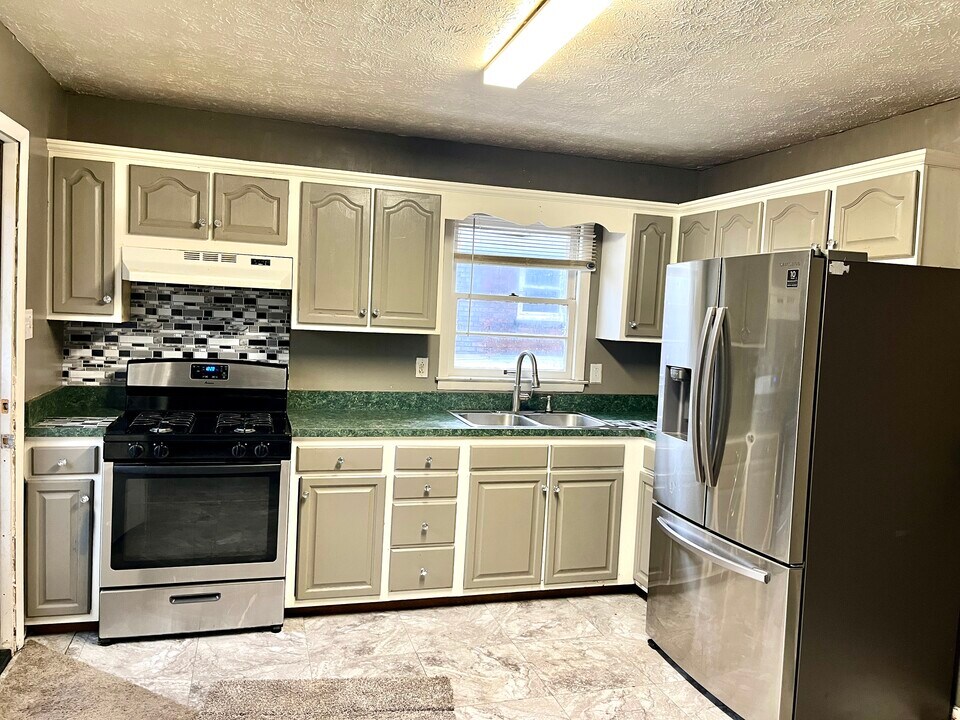 345 Peachtree Rd in Lexington, KY - Building Photo