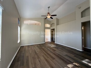 2006 N 106th Ave in Avondale, AZ - Building Photo - Building Photo