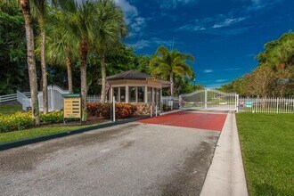 7705 Forest Green Ln in Boynton Beach, FL - Building Photo - Building Photo