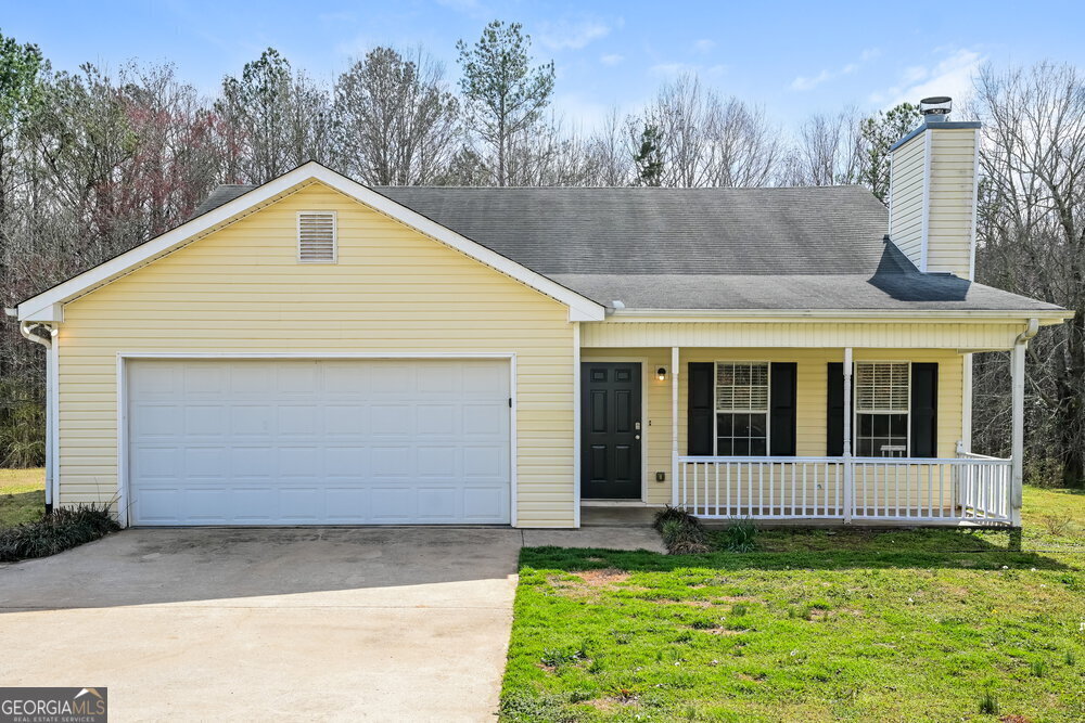 245 Long Creek Dr in Covington, GA - Building Photo