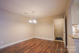 2434 Dryden Ln in Charlotte, NC - Building Photo - Building Photo