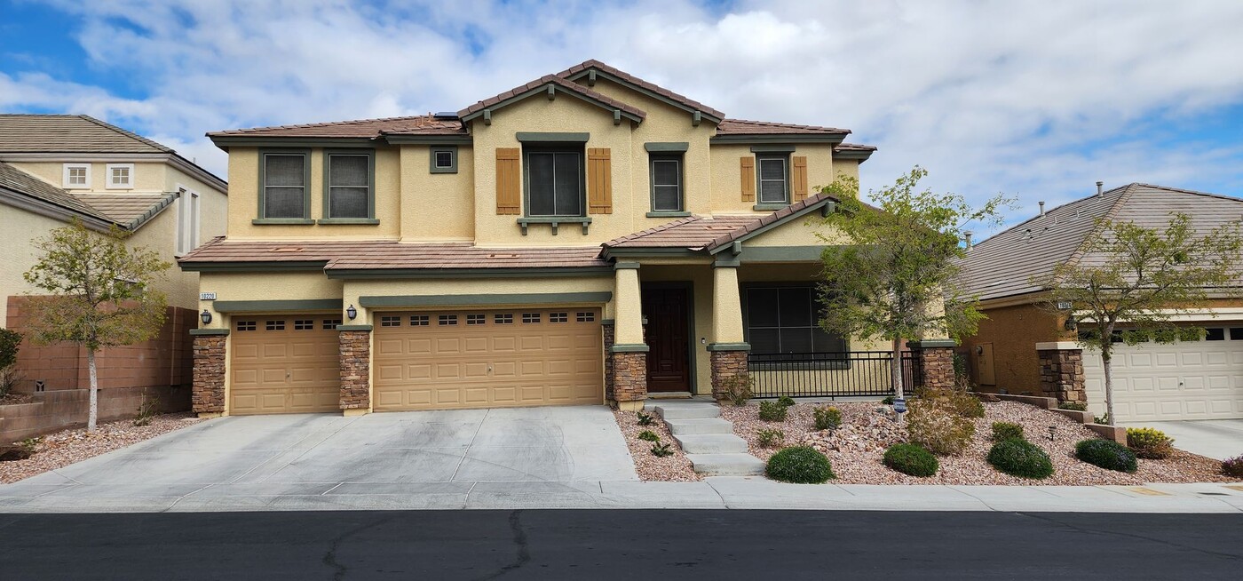 10220 Radcliffe Peak Ave in Las Vegas, NV - Foto de edificio