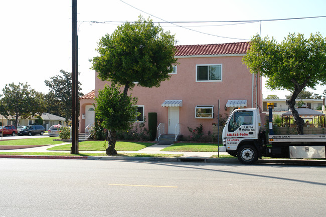 1467 E Wilson Ave in Glendale, CA - Building Photo - Building Photo