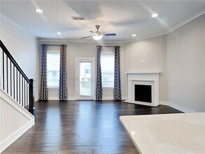 2038 Rockledge Rd NE in Atlanta, GA - Building Photo - Building Photo