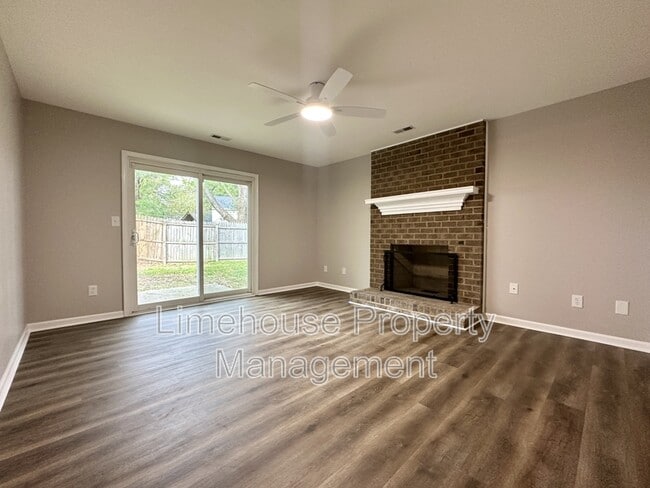 5652 Glen View Dr in Virginia Beach, VA - Building Photo - Building Photo