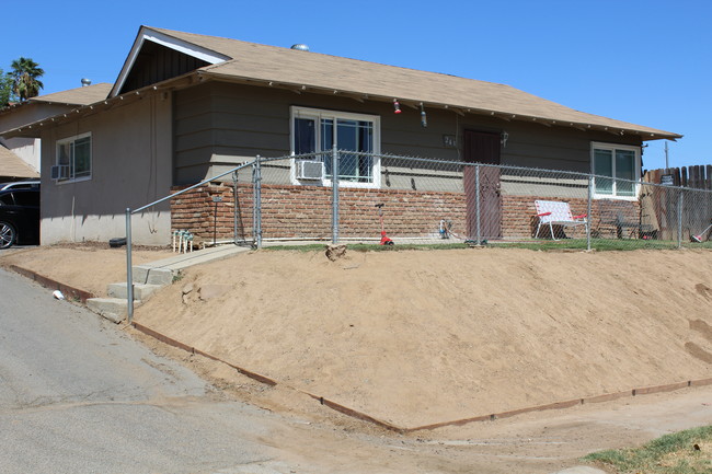 241-247 Maryknoll Dr in Colton, CA - Building Photo - Building Photo