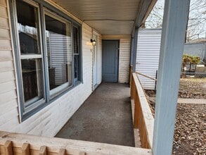 1152 W Hovey St in Springfield, MO - Building Photo - Building Photo