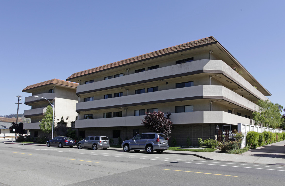 499 Estudillo Ave in San Leandro, CA - Foto de edificio