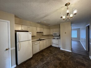 910 Brett Dr in Hinesville, GA - Building Photo - Building Photo