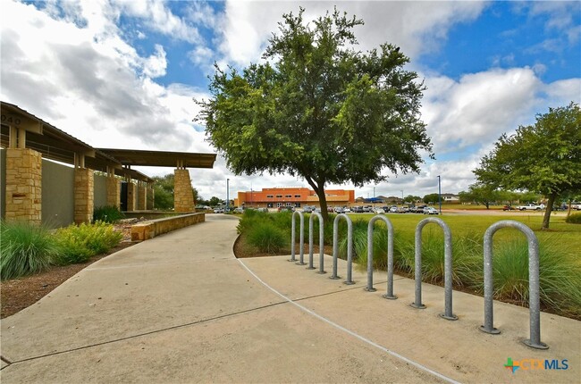 130 Farm House Rd in San Marcos, TX - Foto de edificio - Building Photo