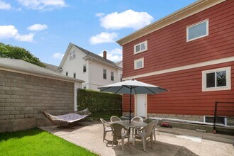 84 Rochambeau Ave in Providence, RI - Building Photo - Building Photo
