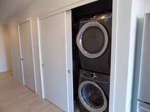 1300 N Ogden St, Unit 308 in Denver, CO - Building Photo - Building Photo