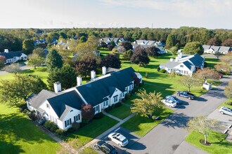 Founders Village in Southold, NY - Foto de edificio - Building Photo