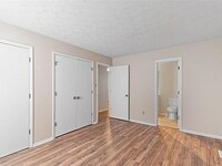 433 Lester Rd photo'