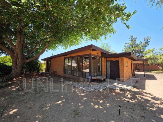 property at 355 Canyon Diablo Rd