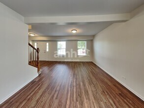 1828 Ness Way in Montgomery, IL - Building Photo - Building Photo