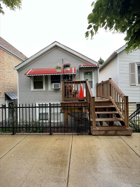 2823 S Loomis St in Chicago, IL - Building Photo