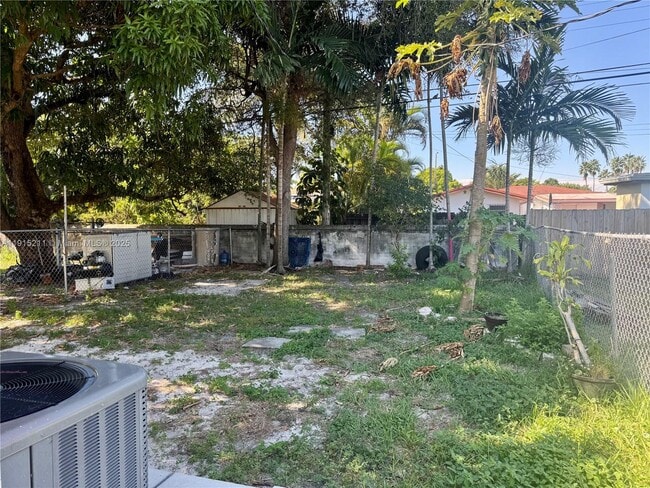 100 NW 64th Ct in Miami, FL - Building Photo - Building Photo